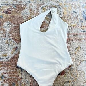 🤍NEW WHITE BODYSUIT
